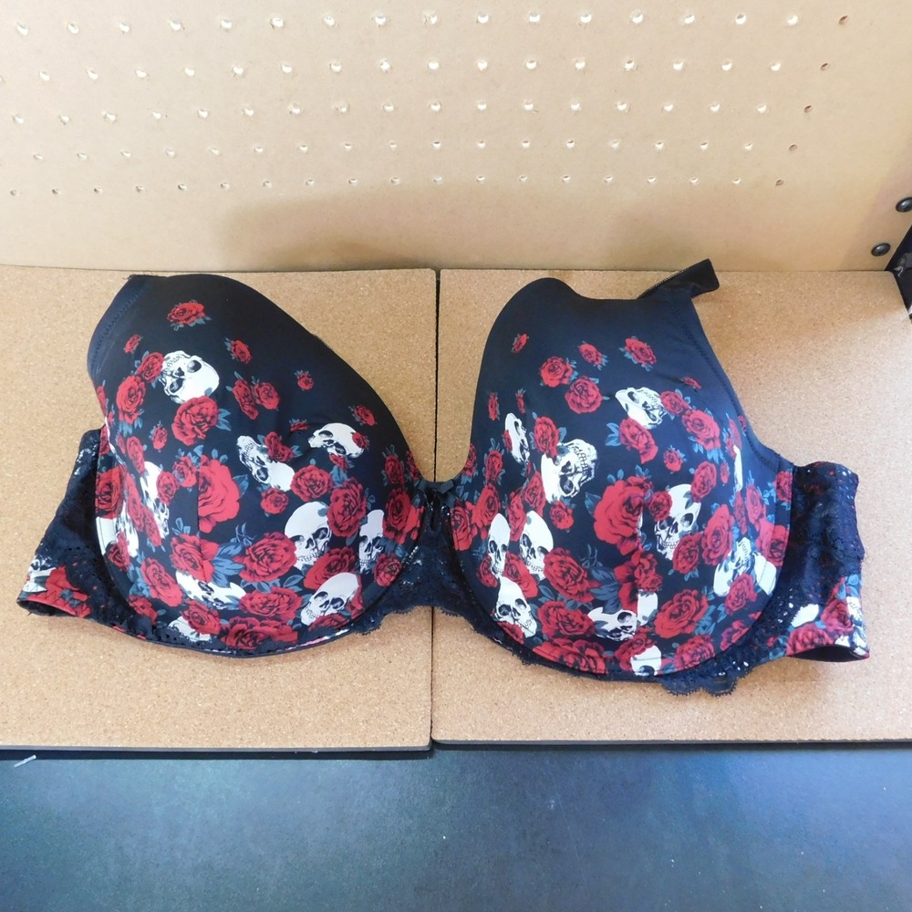 Torrid Curves Bra 42DD Black Roses Skulls